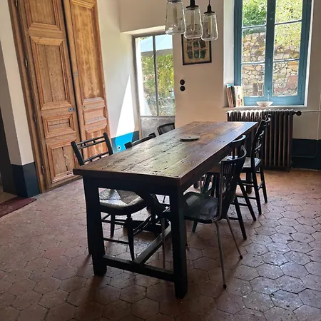 La Vieille Demeure Acomodação com café da manhã  Barbizon