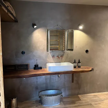 La Vieille Demeure Bed and Breakfast