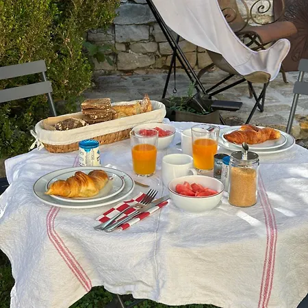 Acomodação com café da manhã  La Vieille Demeure 3*